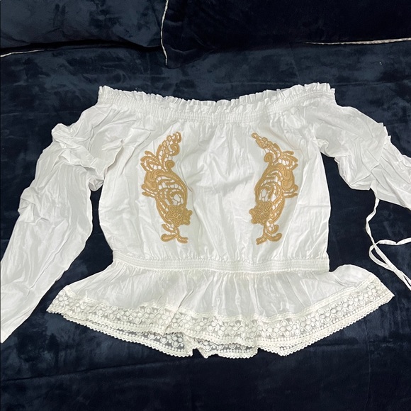 VENUS White Blouse with Gold Embroidery - Picture 2 of 5